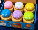 فیجت اسکوییشی دامپلینگ طرح پیراشکی خمیر بامبو (Squishy Bun) چشم پلکزن ضد استرس
